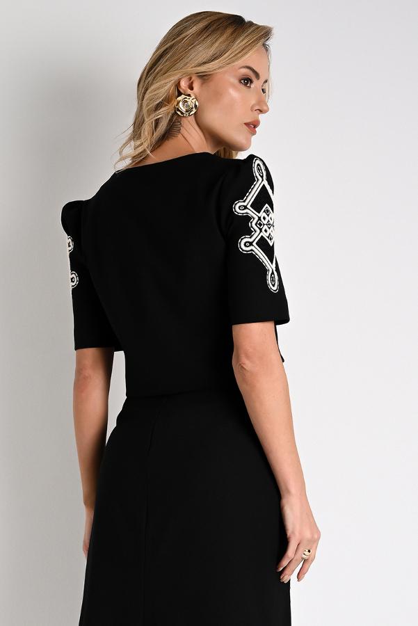 SQUARED TOP WITH SLEAVES
