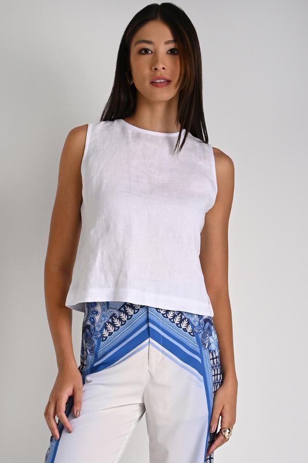 BLOUSE WITH DIFFERENTIATED BACK CUTS