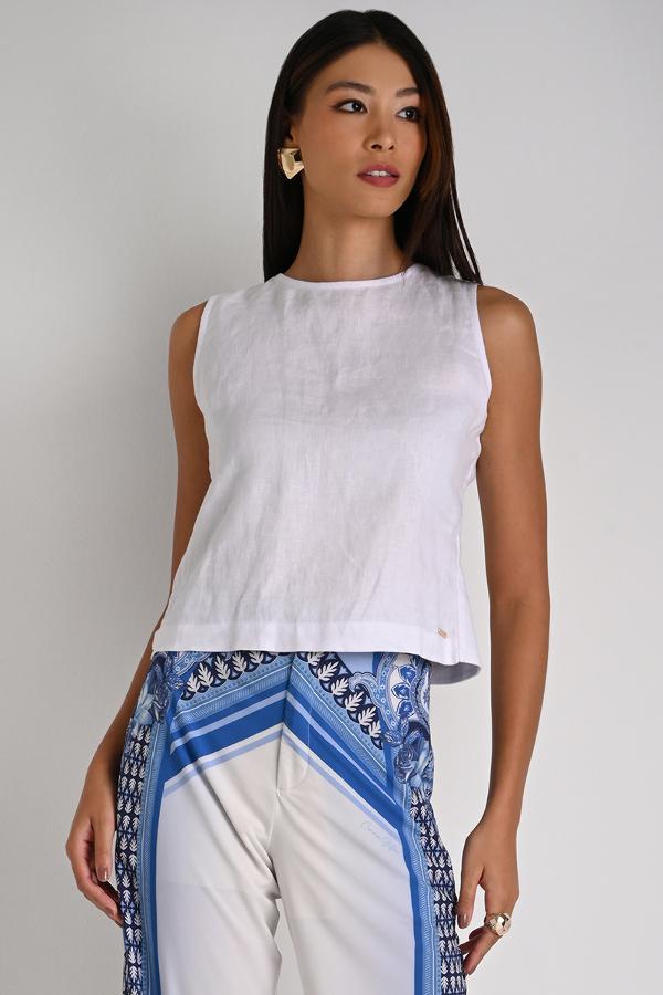 BLOUSE WITH DIFFERENTIATED BACK CUTS