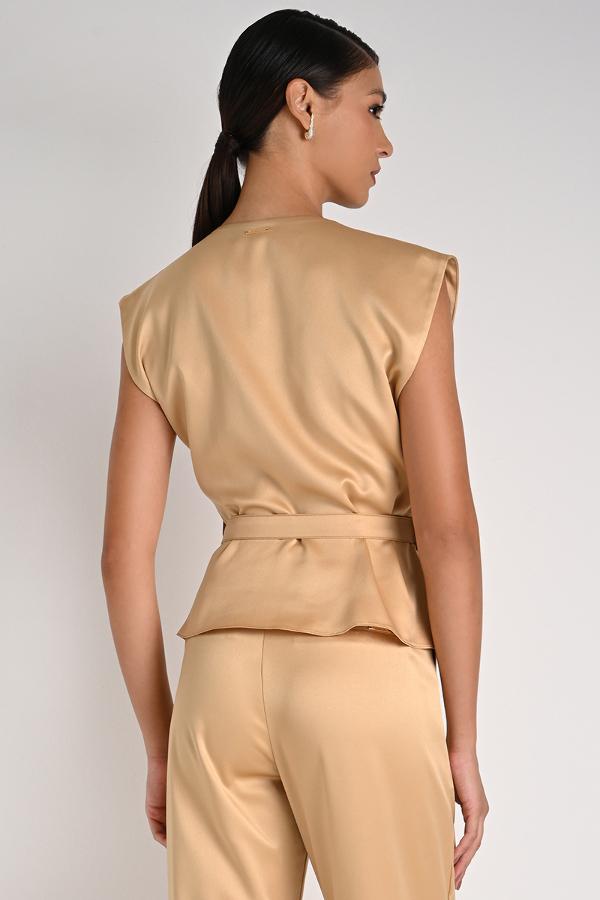 BLOUSE WITH PLEATS