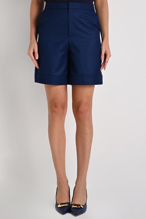 CLASSIC SHORTS WITH HEM
