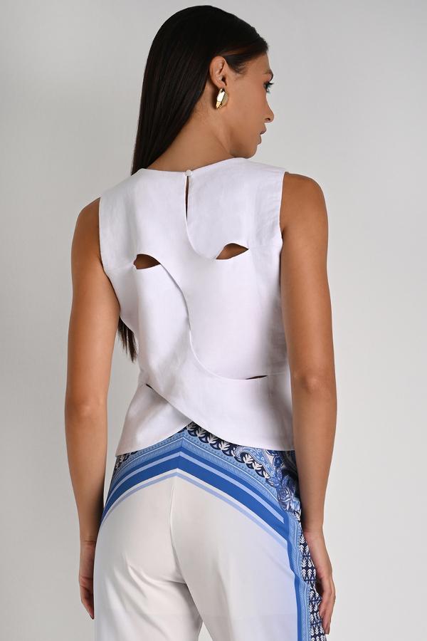 BLOUSE WITH DIFFERENTIATED BACK CUTS
